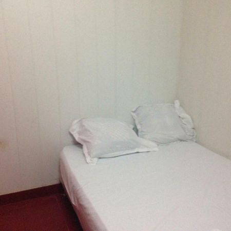 Hotel Cyrano Voltaire Париж Екстер'єр фото