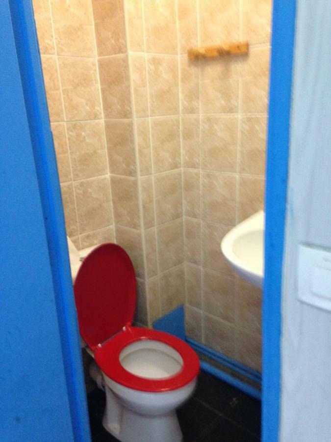 Hotel Cyrano Voltaire Париж Екстер'єр фото